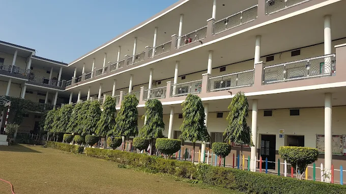 Best Schools in Patiala 17 MATA GUJRI SENIOR SECONDARY SCHOOL | GUTHMARA, Patiala