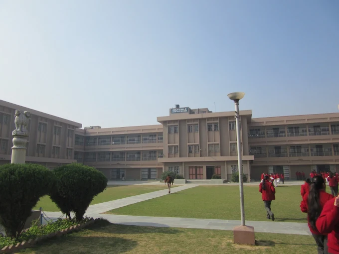 Holy Child Senior Secondary School – Rajouri Garden / Tagore Garden, Delhi